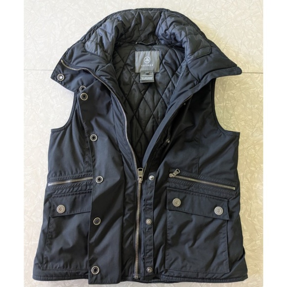 Aether‎ Women's Size 3/M Black Insulated Vega Vest